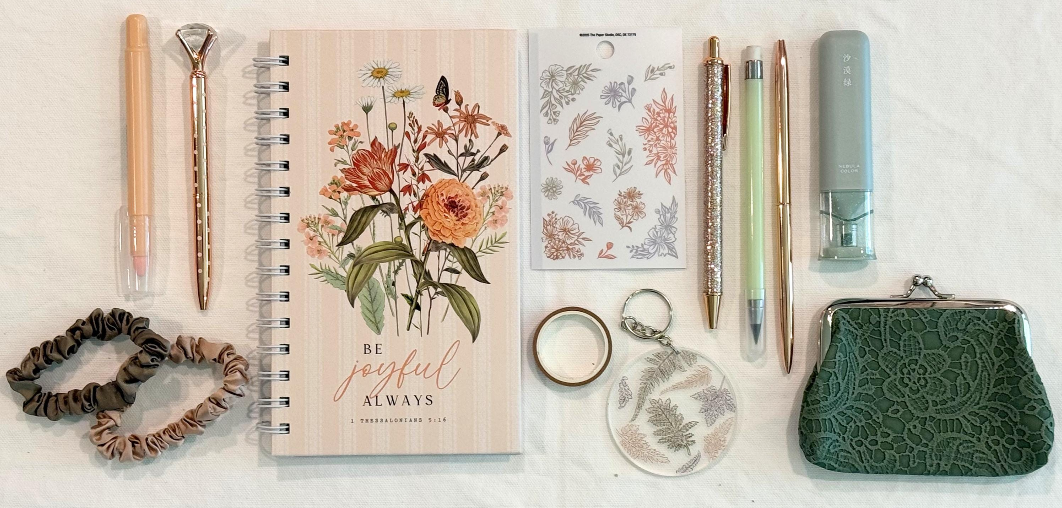 Book Lover's Journaling Bundle Box: Notebook, Pens, Stickers, Keychain